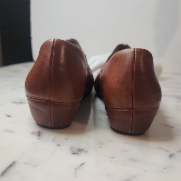 Taos | Women's Hazelnut Brown Slip On Leather Loafers Sz 8.5 - Picture 4 of 7